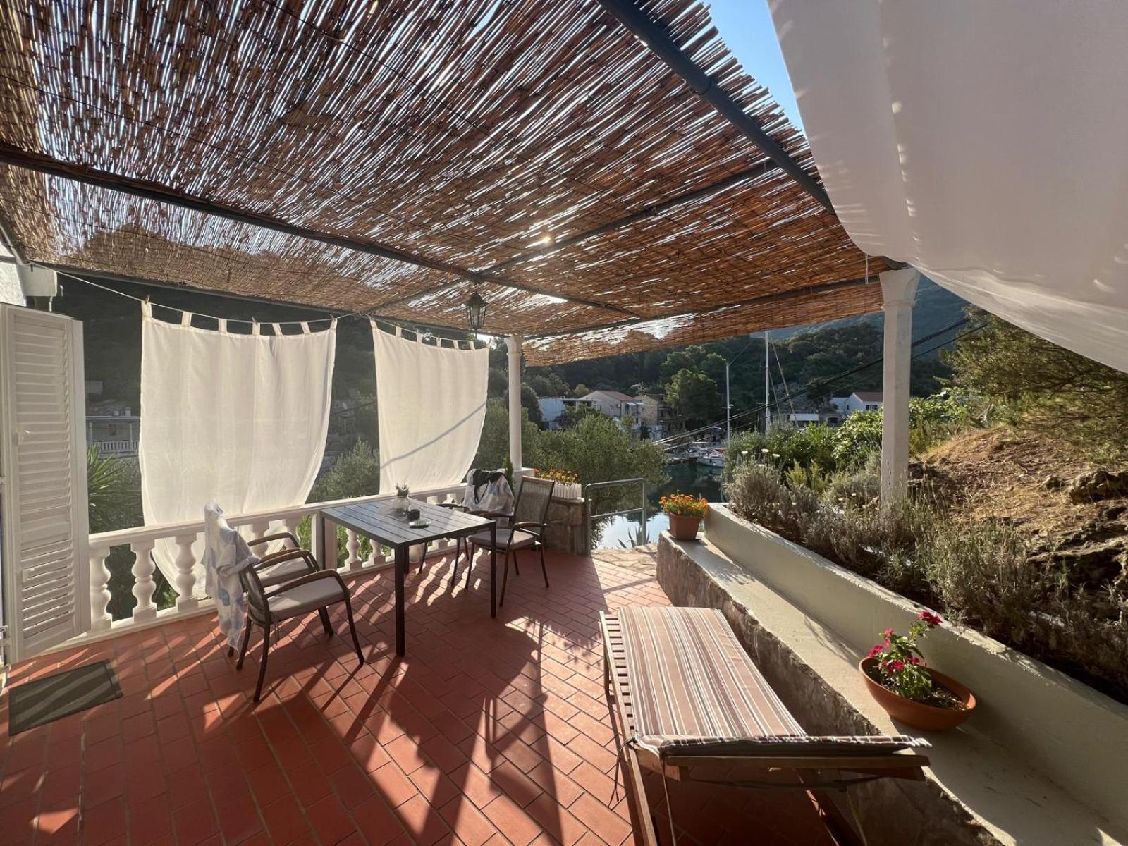 Apartment Nadine Mljet Mit Meerblick Okuklje Eksteriør bilde